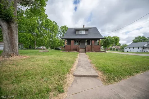341 W Lisbon St, Waynesburg, OH 44688
