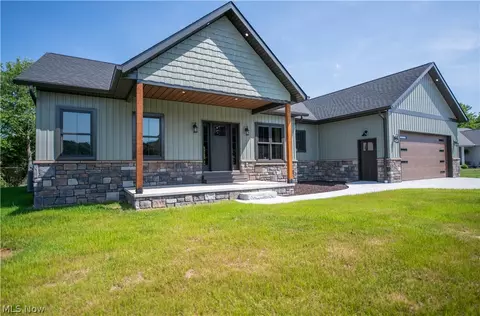 453 Shane Ave, Waynesburg, OH 44688