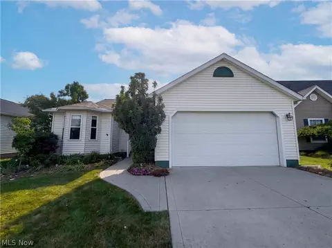 6016 W Breezeway Dr, North Ridgeville, OH 44039