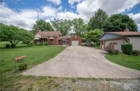 3063 Diamond St NE, Canton, OH 44721