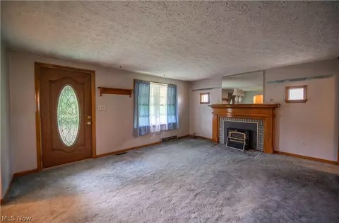 3063 Diamond St NE, Canton, OH 44721 photo 8