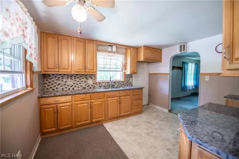 3063 Diamond St NE, Canton, OH 44721 photo 3