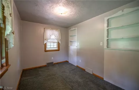 3063 Diamond St NE, Canton, OH 44721 photo 10