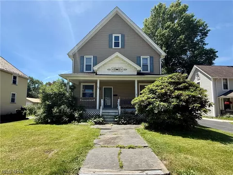 39 Duquesne St, Columbiana, OH 44408