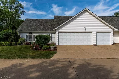 416 Harbor Ridge Ln, Fairport Harbor, OH 44077
