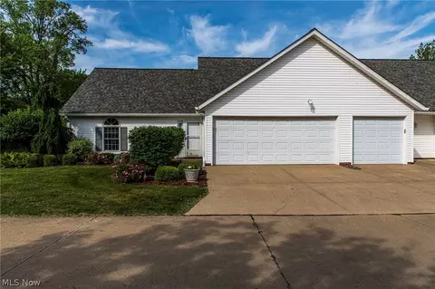 416 Harbor Ridge Ln, Fairport Harbor, OH 44077