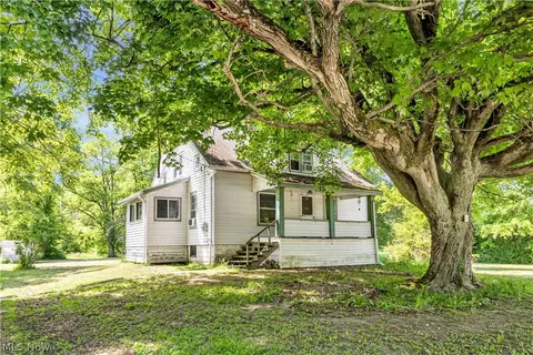 3356 S Leavitt Rd SW, Lordstown, OH 44481