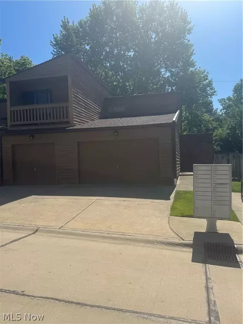 131 Kimrose Ln, Broadview Heights, OH 44147