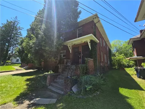 2424 Elm St, Youngstown, OH 44505