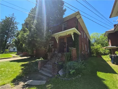 2424 Elm St, Youngstown, OH 44505