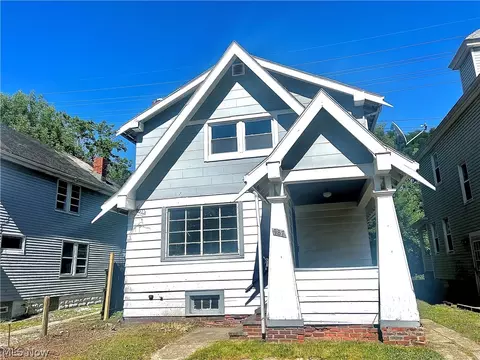 987 E 131st St, Cleveland, OH 44108