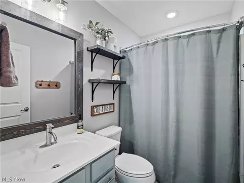 Bath - 3145 Wheaton Dr, Avon, OH 44011 photo 5 of 5