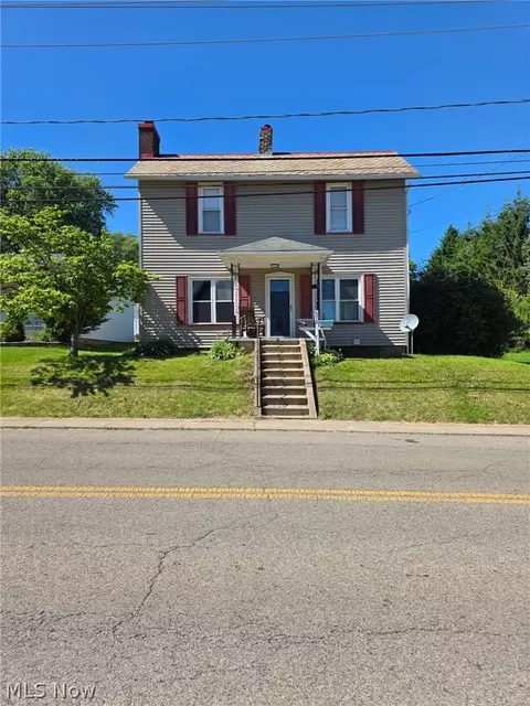 678 W Martin St, East Palestine, OH 44413
