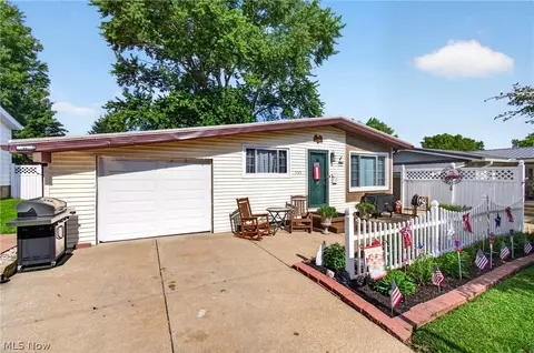 555 Standish St NW, Massillon, OH 44647