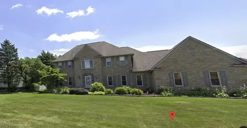2710 Missenden St NW, North Canton, OH 44720