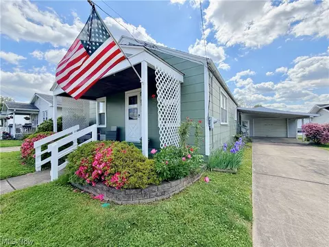 805 Pomeroy Pike, Belpre, OH 45714