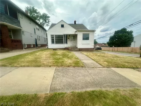 4904 E 90th St, Garfield Heights, OH 44125