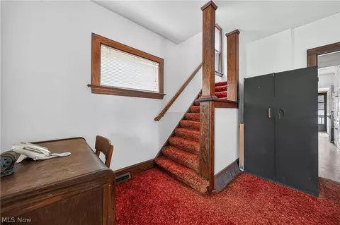 Entry Way - 1936 E 45th St, Ashtabula, OH 44004 photo 3 of 7