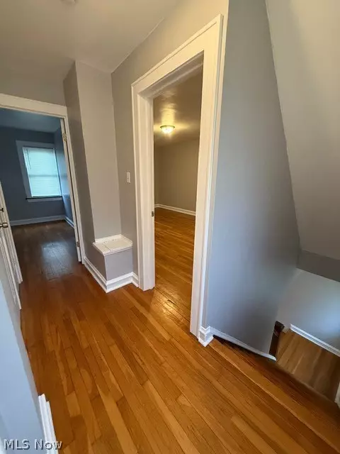 Entry Way - 52 Meadowbrook Ave, Boardman, OH 44512 photo 5 of 7