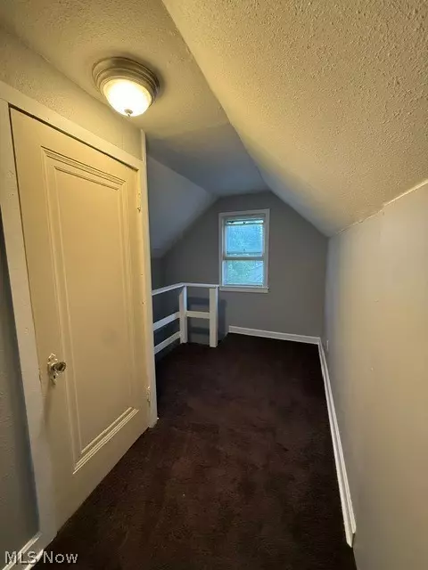 Entry Way - 52 Meadowbrook Ave, Boardman, OH 44512 photo 6 of 7