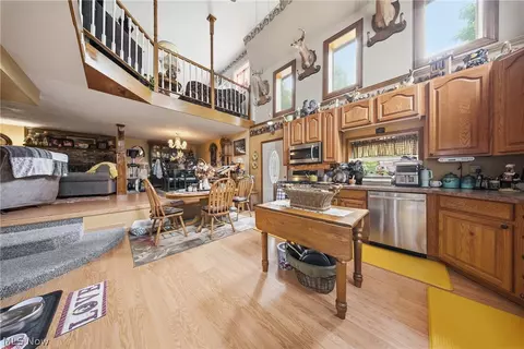 Kitchen - 5292 Rolling River Rd, Cairo, WV 26337 photo 4 of 5