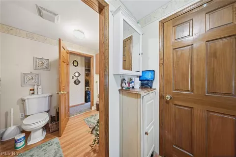 Entry Way - 5292 Rolling River Rd, Cairo, WV 26337 photo 2 of 4