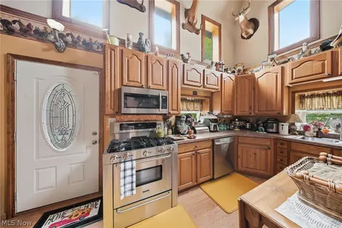 Kitchen - 5292 Rolling River Rd, Cairo, WV 26337 photo 1 of 5