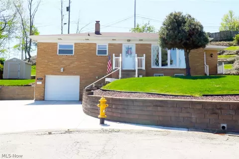 3145 Crestline Dr, Steubenville, OH 43952