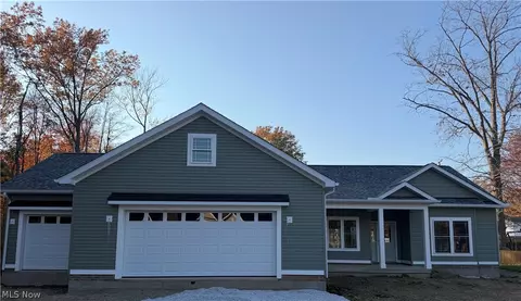 5261 Century Bay Ave, Ashtabula, OH 44004