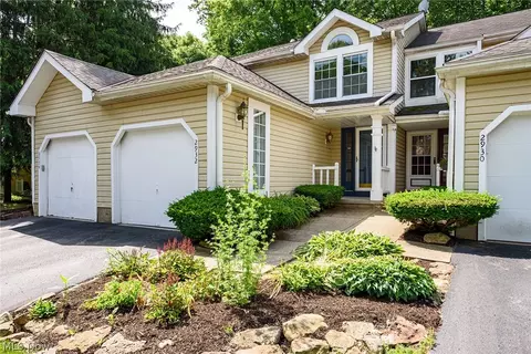 2932 Heatherwood Ct, Stow, OH 44224