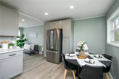 Dining - 3816 Root Ave NE, Canton, OH 44705 photo 2 of 3