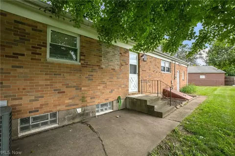Exterior - 3816 Root Ave NE, Canton, OH 44705 photo 6 of 10