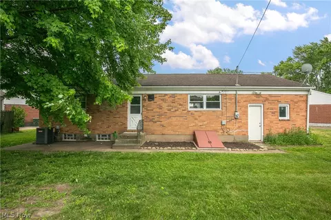 Exterior - 3816 Root Ave NE, Canton, OH 44705 photo 5 of 10