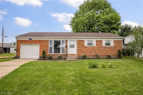 3816 Root Ave NE, Canton, OH 44705