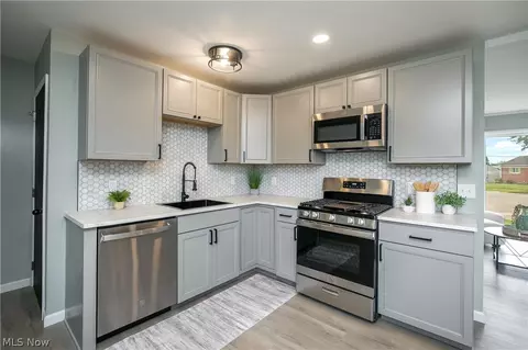 Kitchen - 3816 Root Ave NE, Canton, OH 44705 photo 3 of 4