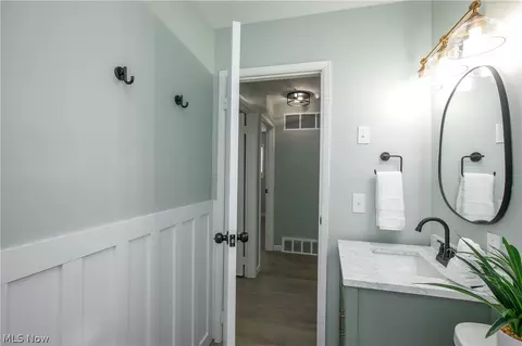Bath - 3816 Root Ave NE, Canton, OH 44705 photo 2 of 2