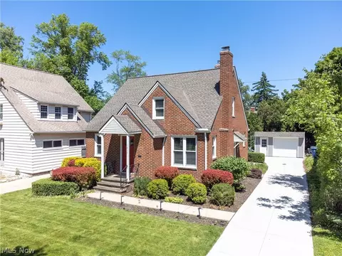 1417 Lynn Park Dr, Cleveland Heights, OH 44121