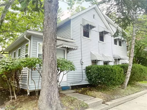 221 Mulberry St, Berea, OH 44017
