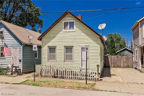 750 Brayton Ave, Cleveland, OH 44113