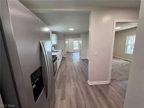 Entry Way - 120 E 32nd St, Lorain, OH 44055 photo 6 of 9
