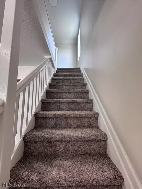 Entry Way - 120 E 32nd St, Lorain, OH 44055 photo 4 of 9