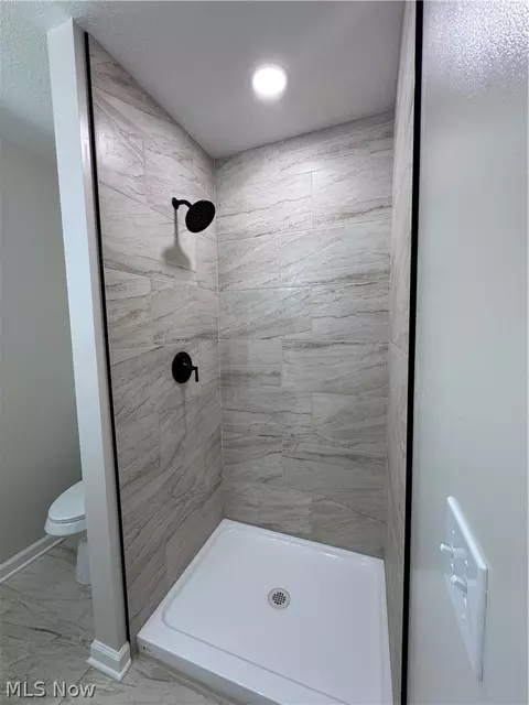 Bath - 120 E 32nd St, Lorain, OH 44055 photo 4 of 6