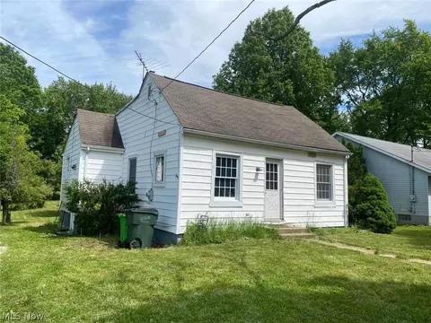 4111 Pardee Rd, Stow, OH 44224