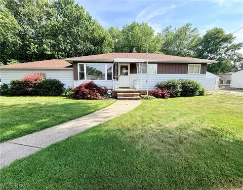 10121 Jasper Rd, Cleveland, OH 44111