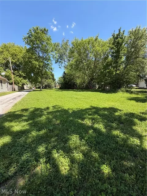 369 W North St, Wooster, OH 44691