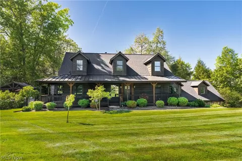 3680 Diamond St NE, Canton, OH 44721