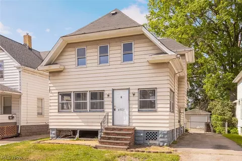 4507 Bridgeview Ave, Newburgh Heights, OH 44105