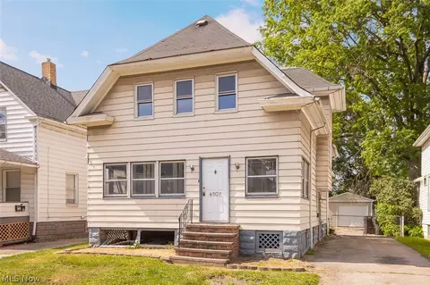 4507 Bridgeview Ave, Newburgh Heights, OH 44105