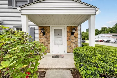 3437 Beaver Trl #D, Aurora, OH 44202