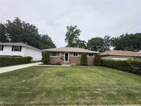 1806 Kennedy Dr, Wickliffe, OH 44092